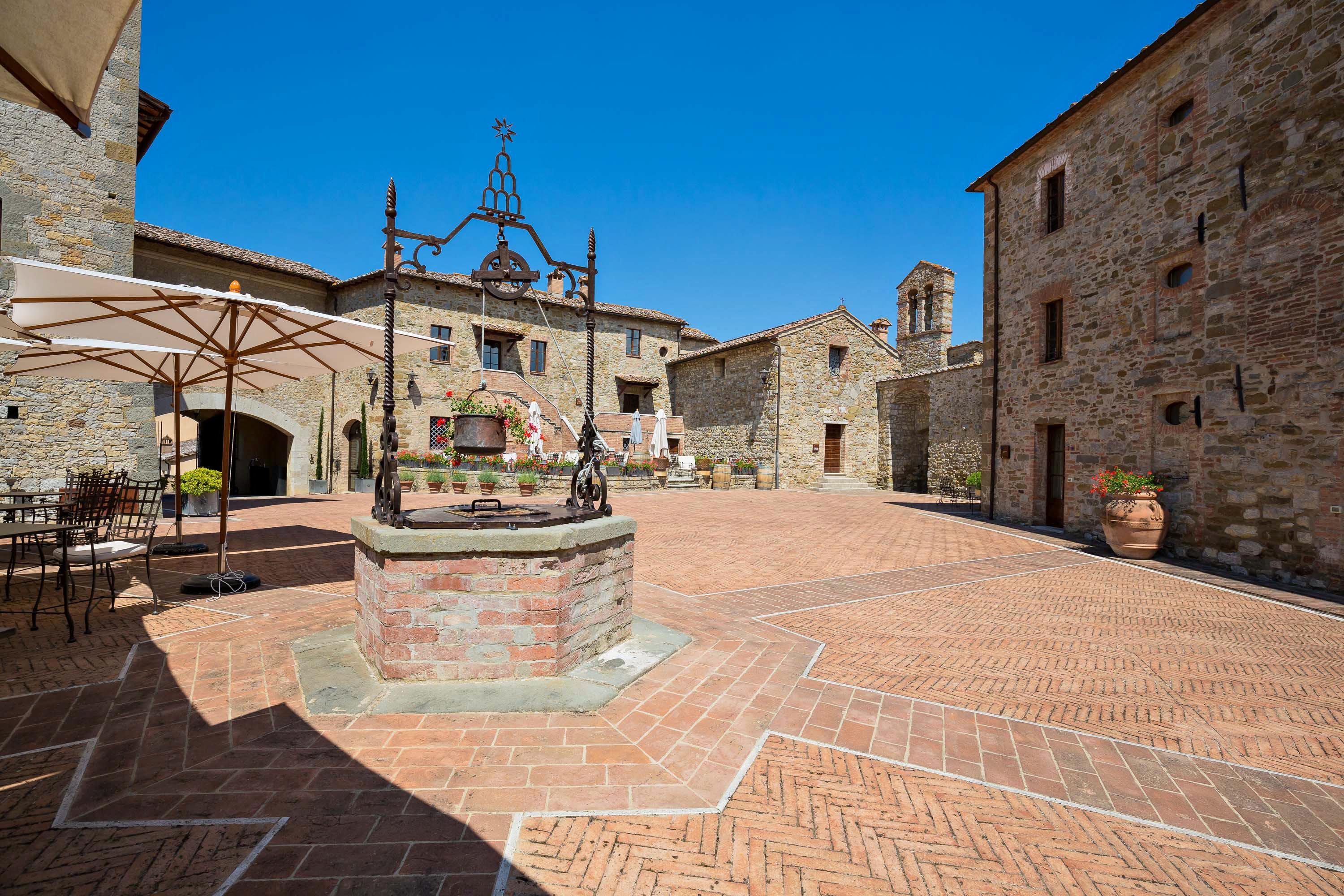 Castel Monastero - The Leading Hotels Of The World Castelnuovo Berardenga Dış mekan fotoğraf